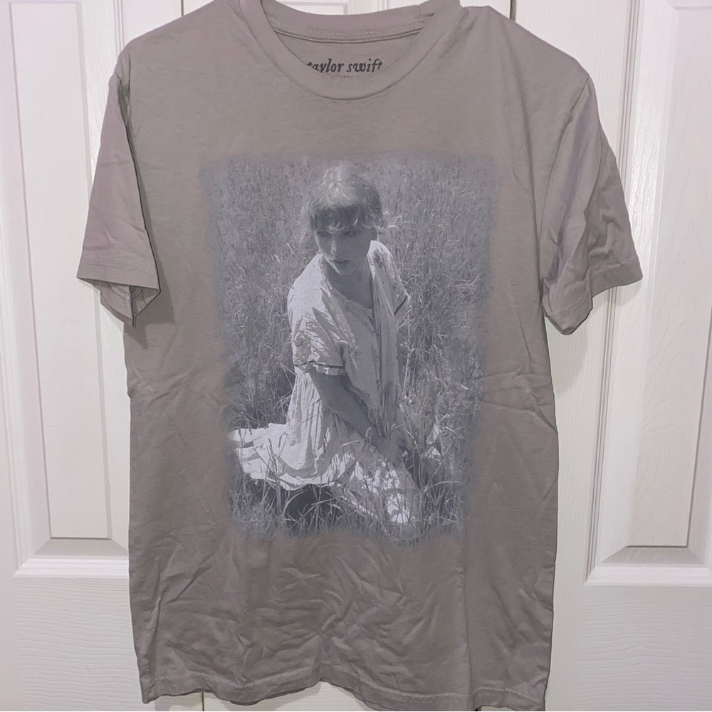 Taylor Swift gray betty’s garden shirt